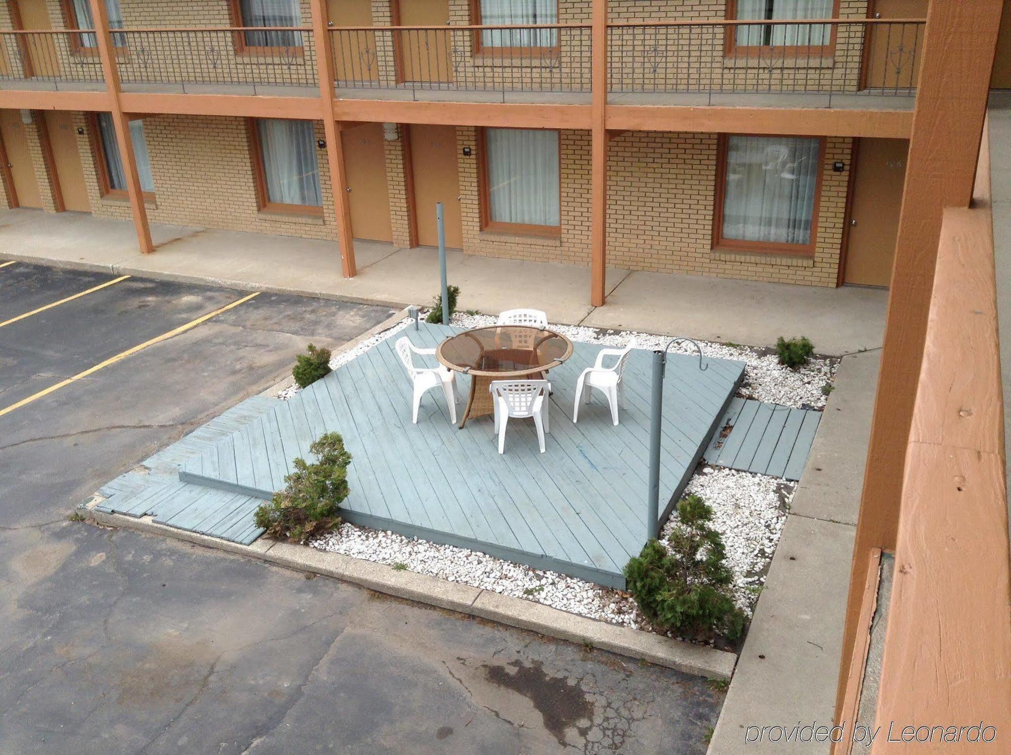 Village Inn Motel - Berrien Springs Екстериор снимка